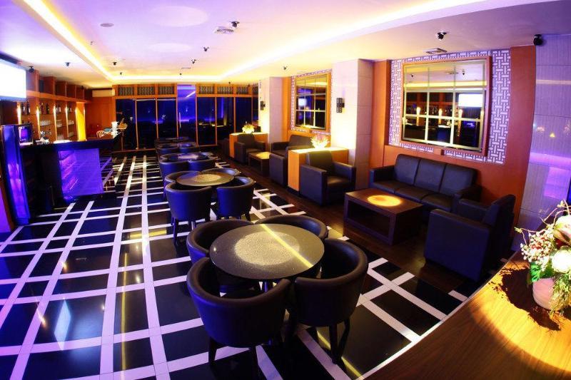 Aswin Hotel And Spa Makassar Exterior foto