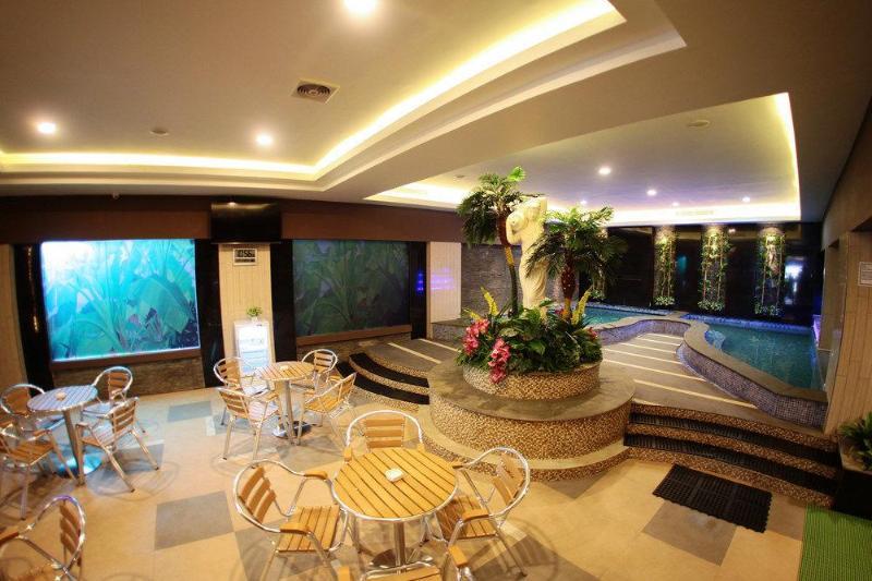 Aswin Hotel And Spa Makassar Exterior foto