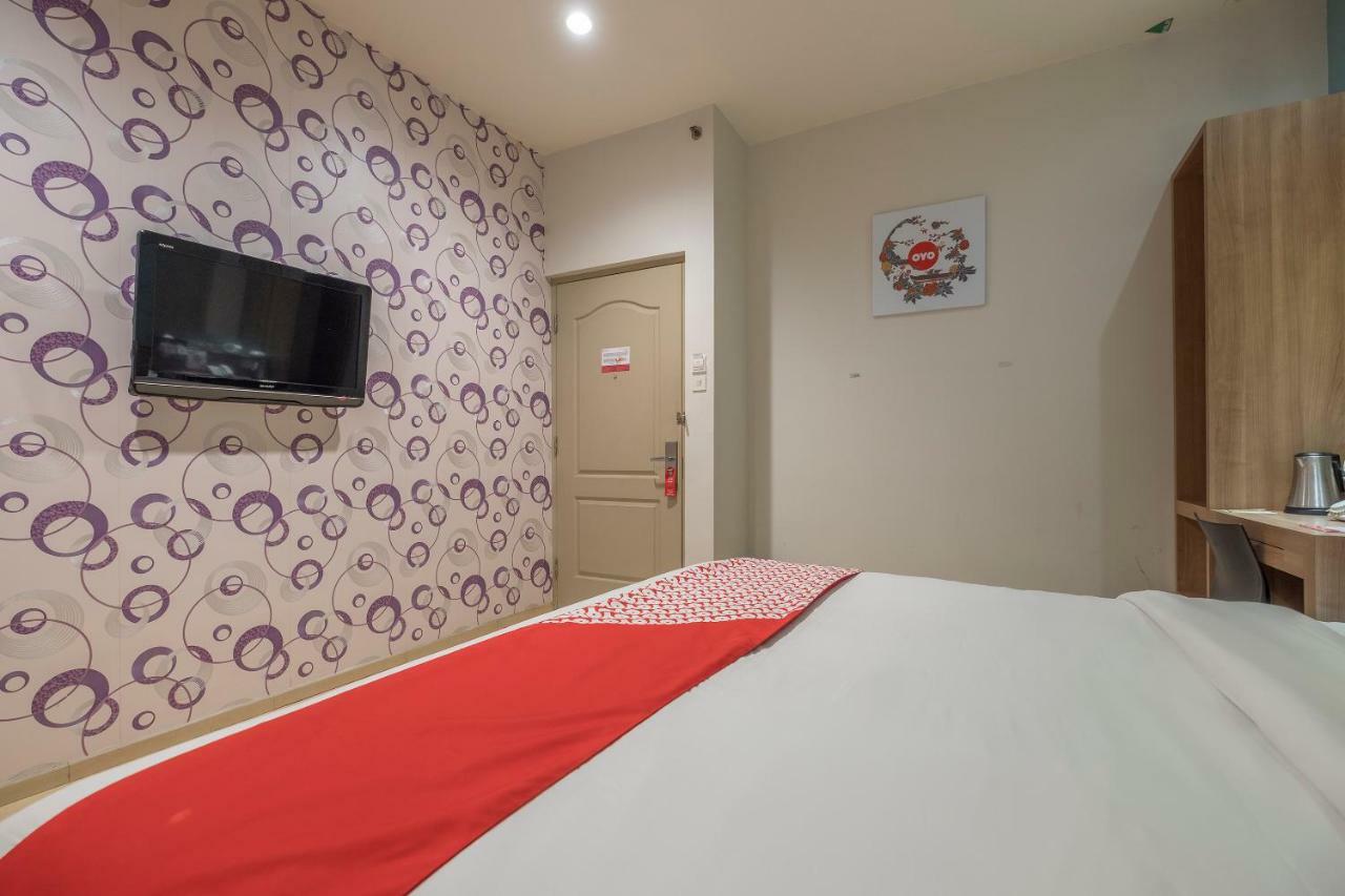 Aswin Hotel And Spa Makassar Exterior foto